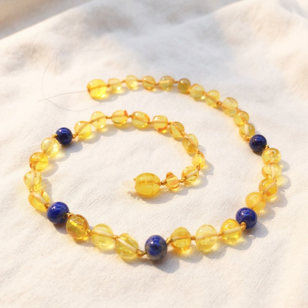 Lapis ve Antik Limon Rengi Kehribar Bebek Kolyesi